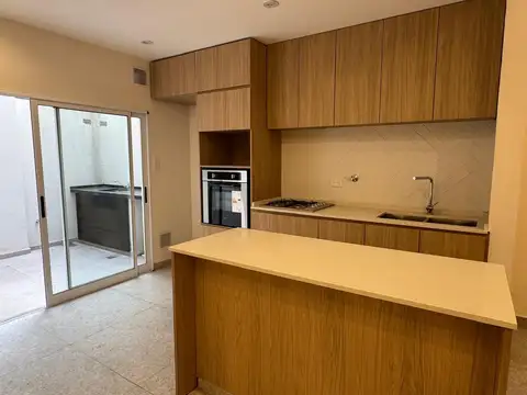 Venta Nuñez departamento 2 ambientes - con Patio Bajas expensas - Reciclado