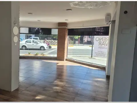 Local Comercial en esquina c/renta - Ideal inversor