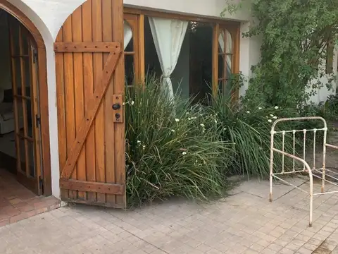 VENTA GRAN QUINTA - PILETA - GRAN PARQUE - EXCELENTE FORESTACIÓN - LOBOS