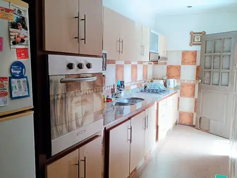 PA AL FRENTE 3 DORM.- 2 BAÑOS - GARAGE