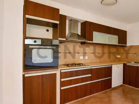 44 bis y 242 , Piso 0