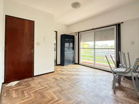 Venta departamento 2 dormitorios con balcón corrido – Pichincha, Rosario