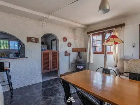 Casa 2 ambientes con 1 baño