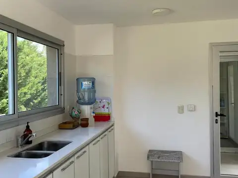 Casa 6 ambientes con 3 baños