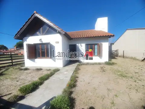 Hermosa Casa 4 amb. - En Esquina - Excelente Ubicación