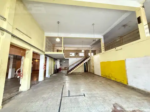 2 Locales comerciales - Vivienda - Ituzaingó Norte - Brandsen - 4 Ambientes - Gran parque -