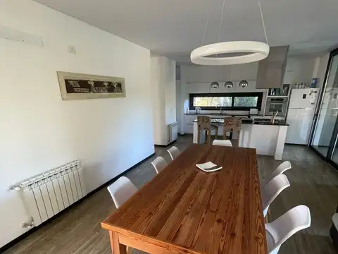 Casa en Alquiler en Barrio Ecuestre, USD 1.500