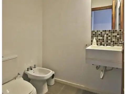 Depto Tipo Casa en Alquiler en Centro, $ 700.000