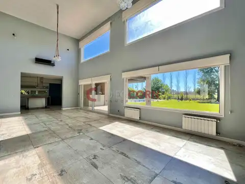 Casa en Alquiler de 4 dormitorios