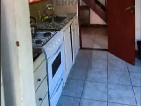 OPORTUNIDAD UNICA  CASA SOBRE LOTE EN PH, AV. BUSTILLO KM 6.300 – NO COMPARTE PARED – JARDIN INDEPE