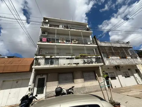 VENTA DEPARTAMENTO 4 AMBIENTES MATADEROS