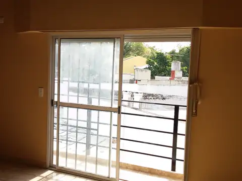 Avenida Estanislao Zeballos 3000, Piso 1