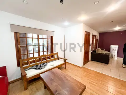 Casa 6 ambientes con 2 baños