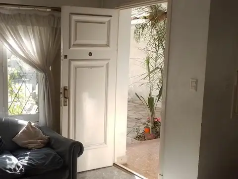 Casa en 1 planta 3 ambientes patio. Olivos.