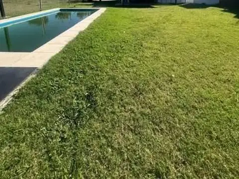 Casa en Venta 2 Dormitorios Pileta - Ibarlucea