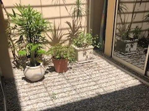 EXCELENTE CASA, 4 DORMIS, JARDIN, PILETA