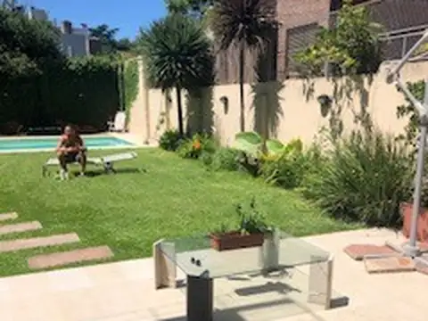 Casa 6 ambientes con 3 baños