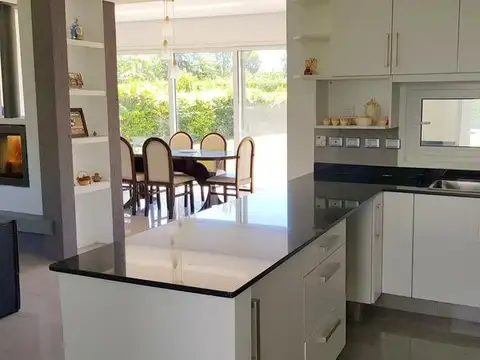 Casa en Alquiler Temporal en Carlos Spegazzini, USD 4.000