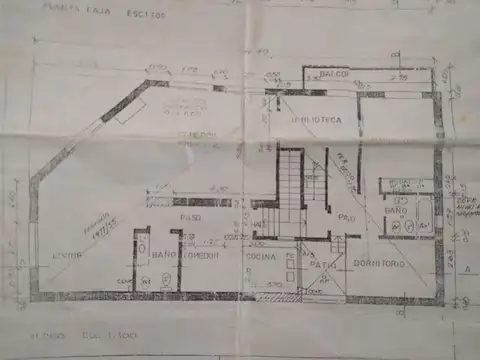 Casa 15 ambientes con 5 baños