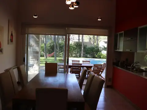 HERMOSA CASA 4 DORMITORIOS (PILETA CLIMATIZADA) Seleme 940 - Pinamar