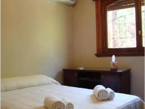 CASA ESQUINA EN CIUDAD DE MENDOZA - COCHERA