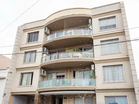 Dr P I Rivera 700, Piso 1