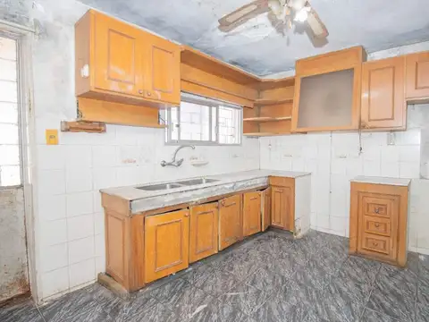 Casa 3 ambientes con 1 baño