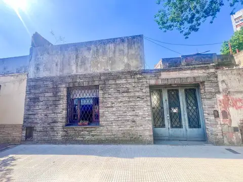 VENTA CASA FLORESTA A REFACCIONAR