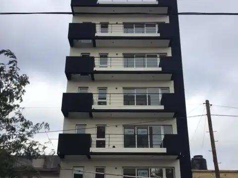 LA PLATA DEPARTAMENTO MONOAMBIENTE EN PLENO CENTRO