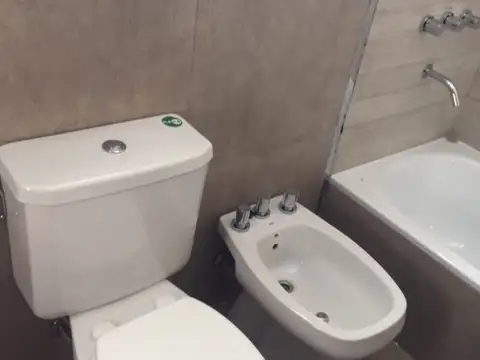 LA PLATA DEPARTAMENTO MONOAMBIENTE EN PLENO CENTRO