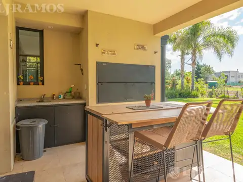 Casa 7 ambientes con 3 baños