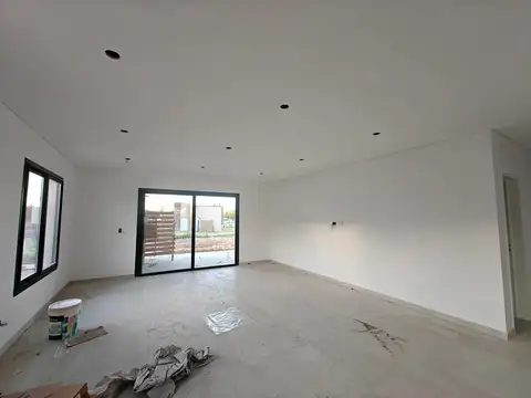 Casa en Venta en Pilar Del Este - Santa Elisa, USD 185.000