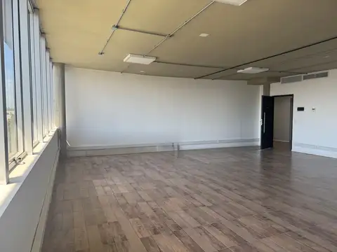 Oficina en Alquiler al Norte