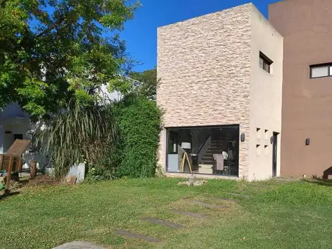 Casa en Venta en Jardines de Escobar, USD 190.000