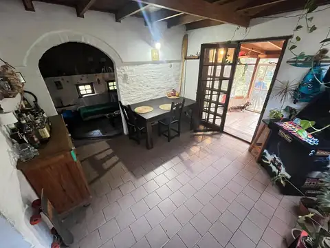 Casa 5 ambientes con 1 baño