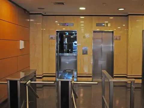 Oficina en Alquiler 42 años