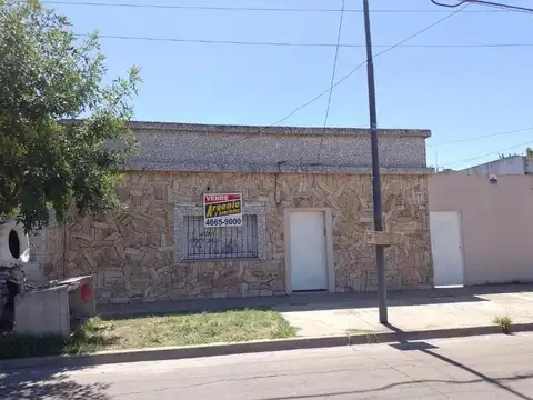 Local + Casa 3 amb con patio, terraza, entr de auto