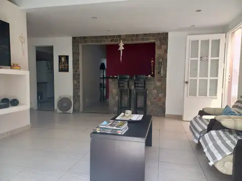 Depto Tipo Casa en Venta en Munro-Este, USD 155.000