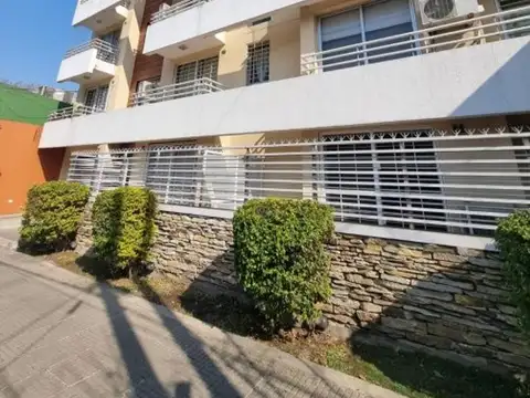 Manuel Castro 444 , Piso 1