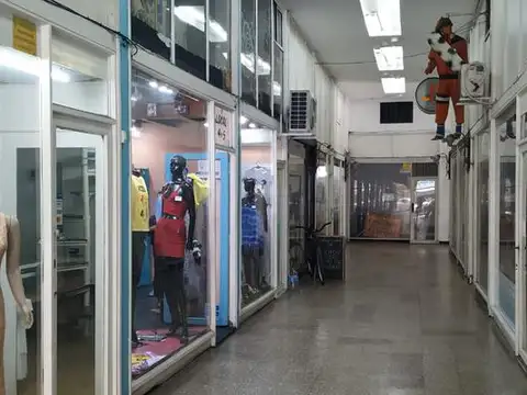 VENTA LOCAL  DOBLE 35 M2 GALERIA BOULEVARD VALENTIN ALSINA LANUS