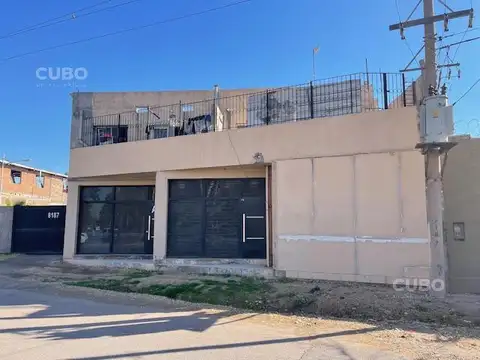 Terreno en Acceso Sur Y Juan Jose paso  Con dos Dptos en PA y 3 locales Comerciales, Oportunidad 