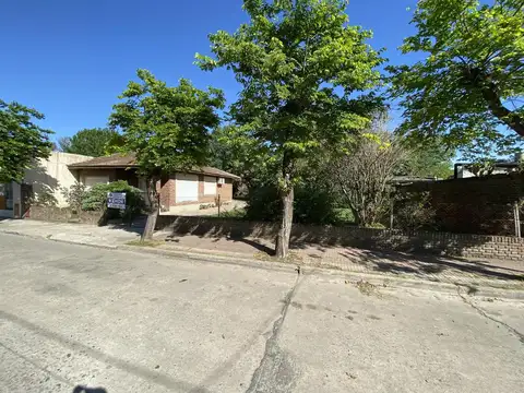 Casa con 1000 m2 de lote - Capilla Del Señor