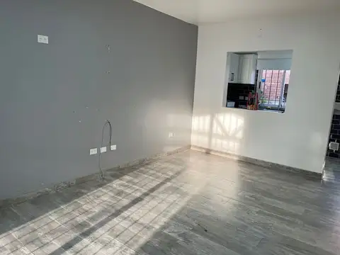 Casa 3 ambientes con 1 baño