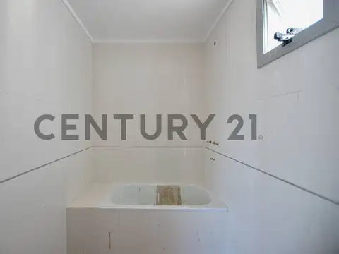 8 entre 38 y 39 300, Piso 0