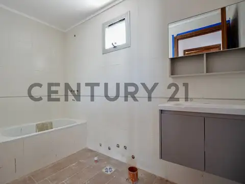 DEPARTAMENTO SEMIPISO AL FRENTE UN DORMITORIO EN VENTA CON TERRAZA PROPIA Y COCHERA