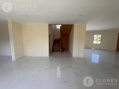 Casa en Alquiler al Este