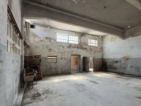 Galpon en Venta 8  mts Frente