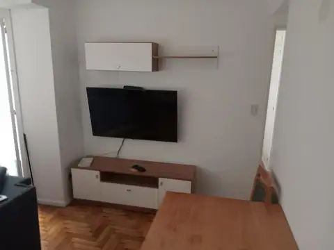 DOS AMBIENTES ORIENTACION NOR ESTE  BALCON. AIRE ACONDICIONADO. BAÑO COMPLETO COCINA MEDIANA LAV,SEP