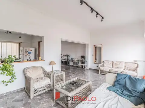 Venta departamento 3 ambientes con balcón y terraza en villa bosch.