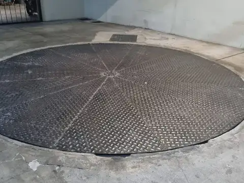 VENTA COCHERA EN ZONA DE TRIBUNALES